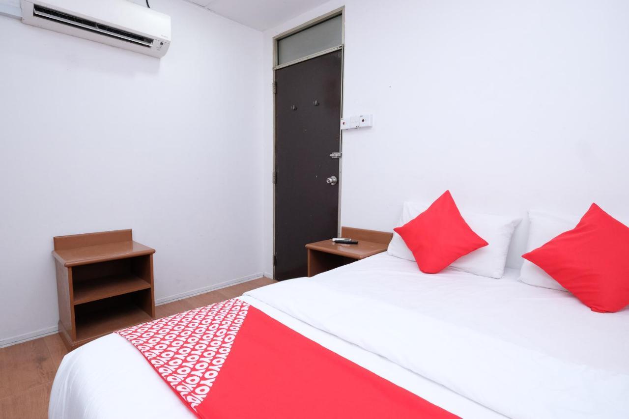 Oyo 715 Mr J Hotel Kota Bharu Bagian luar foto