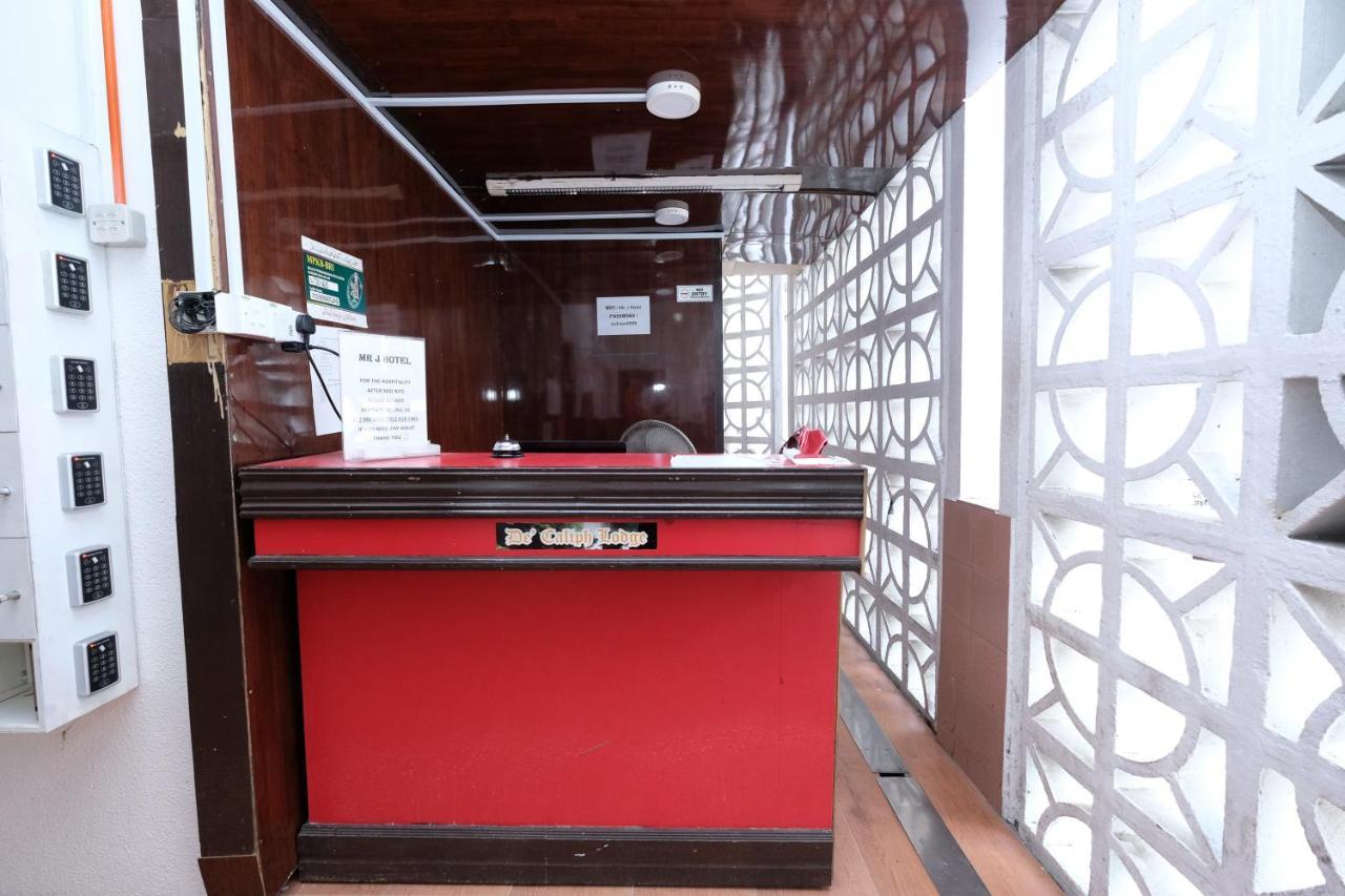 Oyo 715 Mr J Hotel Kota Bharu Bagian luar foto