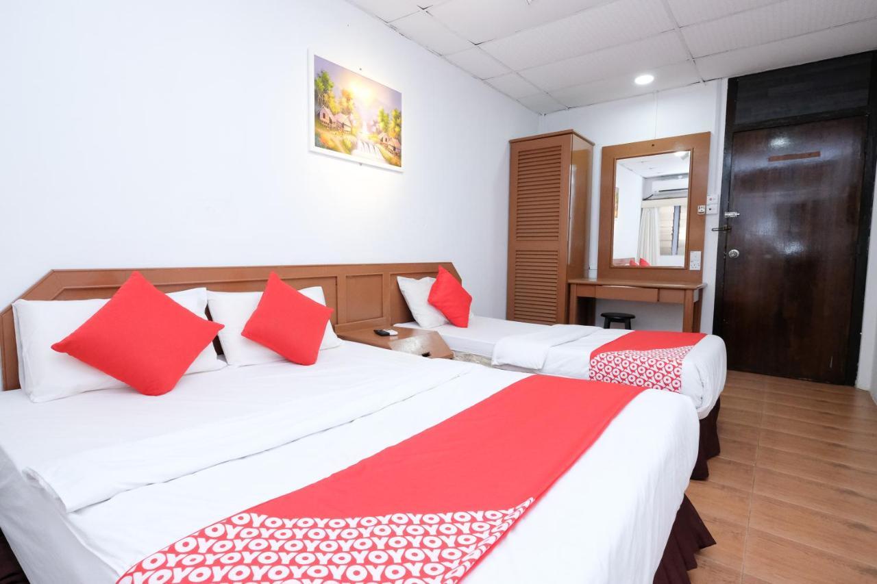 Oyo 715 Mr J Hotel Kota Bharu Bagian luar foto