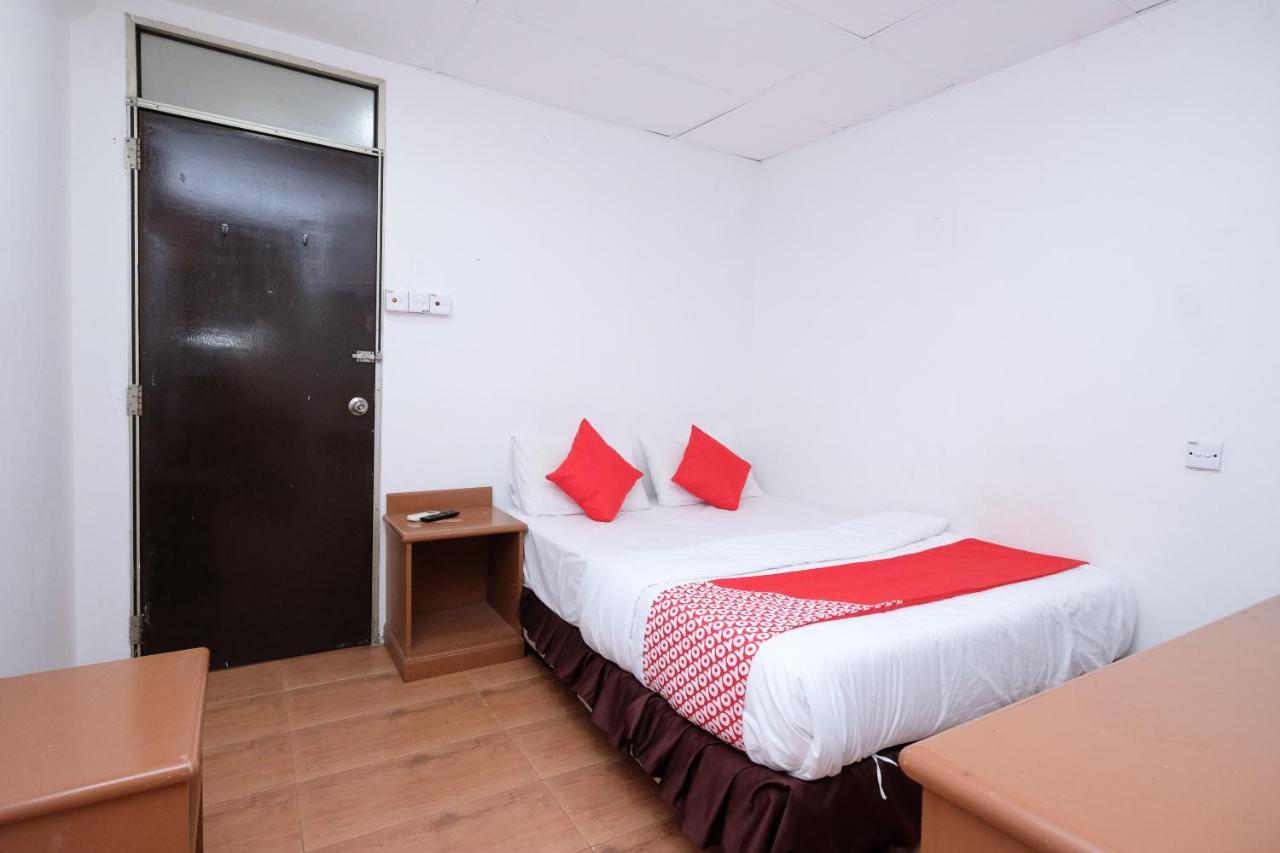 Oyo 715 Mr J Hotel Kota Bharu Bagian luar foto