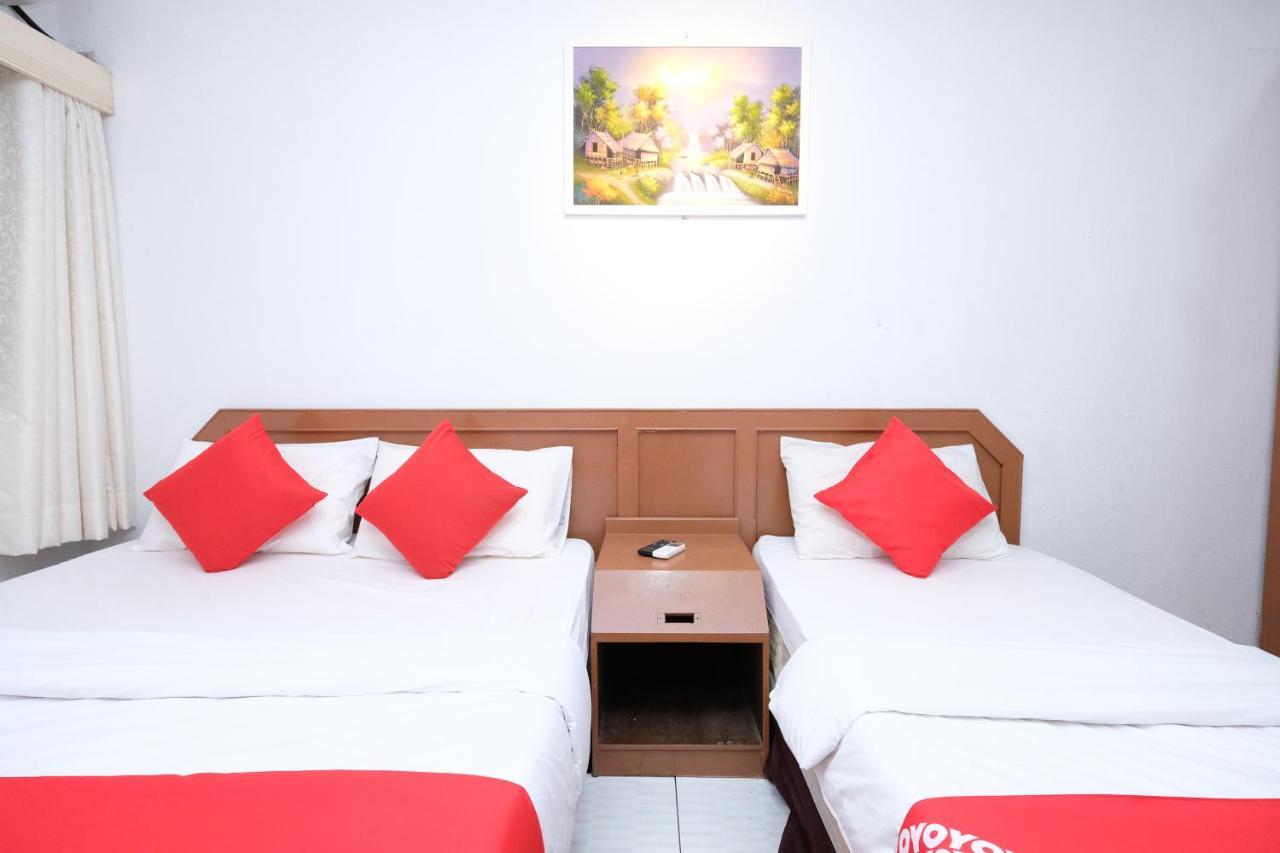 Oyo 715 Mr J Hotel Kota Bharu Bagian luar foto
