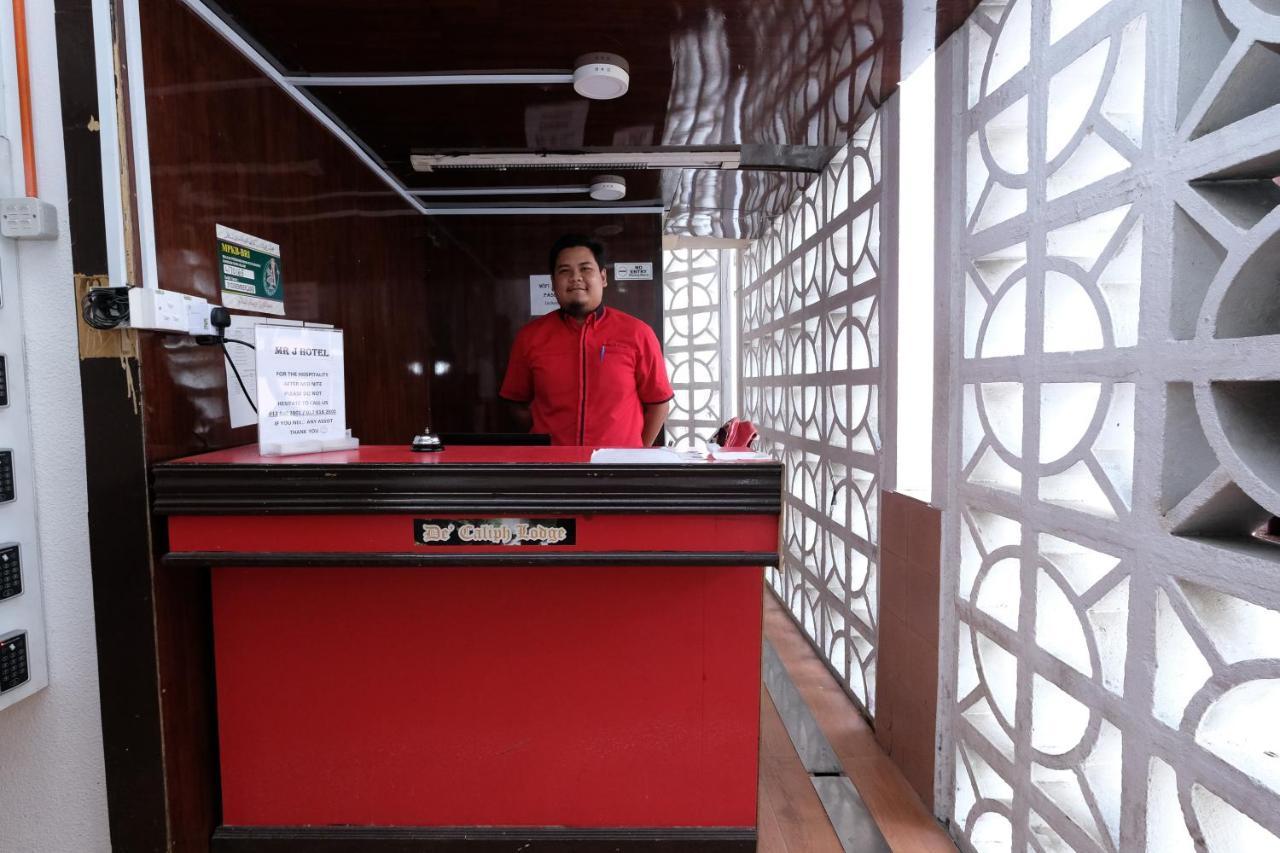 Oyo 715 Mr J Hotel Kota Bharu Bagian luar foto