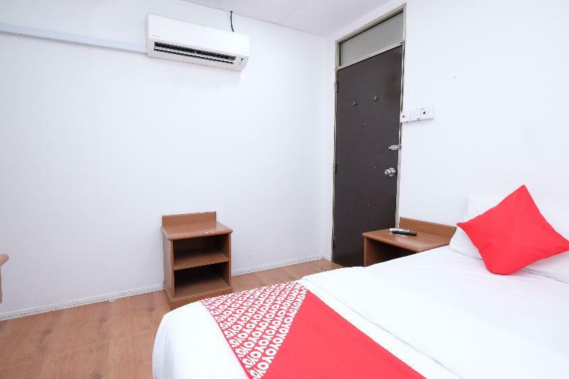 Oyo 715 Mr J Hotel Kota Bharu Bagian luar foto
